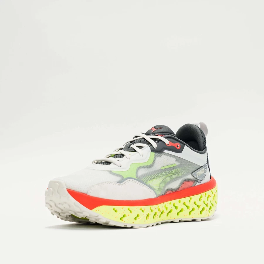 Puma Xetic Sculpt Illusion Sneakers in Nimbus Cloud/Fizzy Apple Colorway