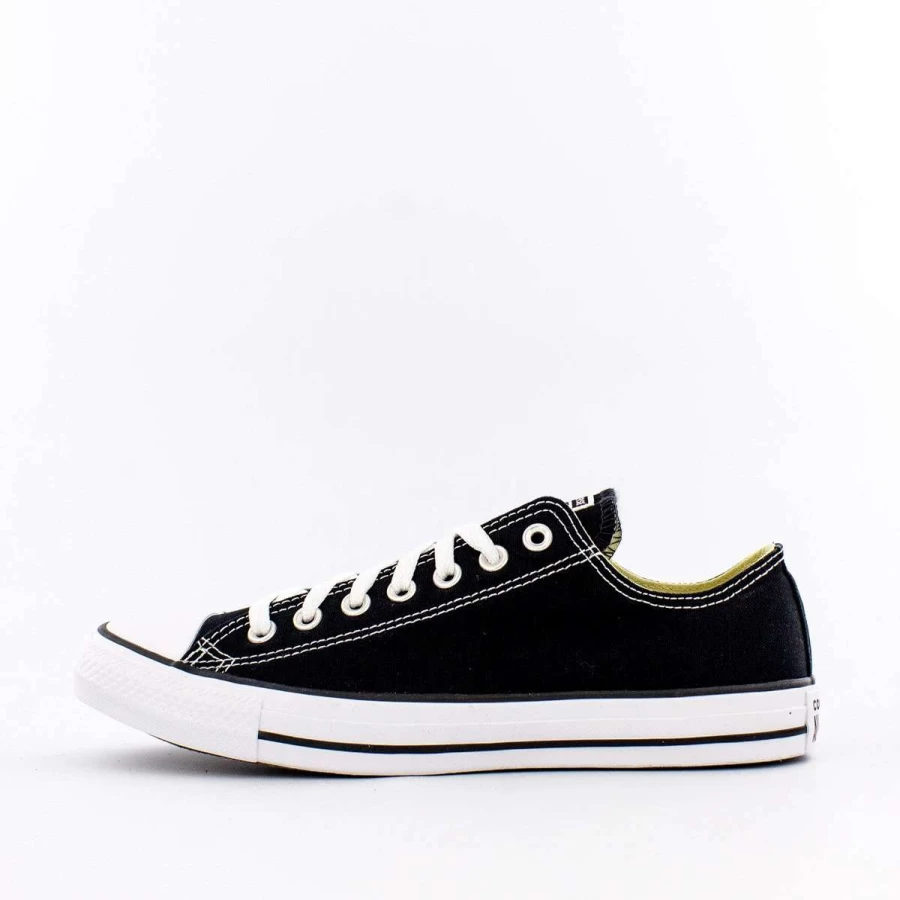 Converse Chuck Taylor All Star Low Top Sneakers in Black - Classic Canvas Shoes for Men & Women
