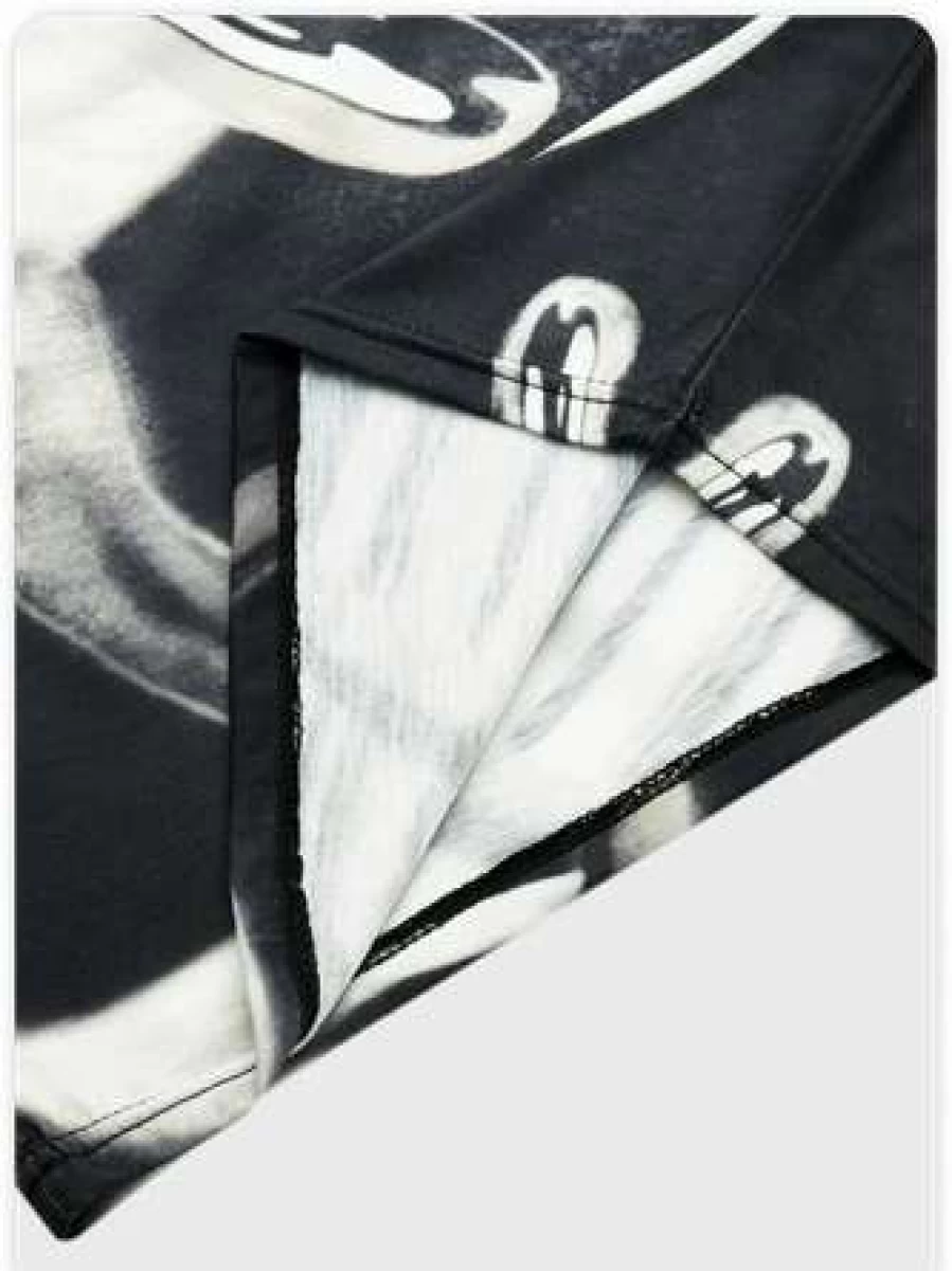 Kollyy Vintage Black Retro Style T-Shirt for Men and Women
