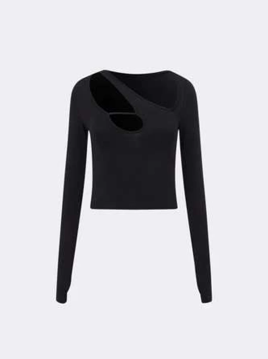 "Kollyy Black Casual T-Shirt for Women - Comfortable Everyday Basic Top"