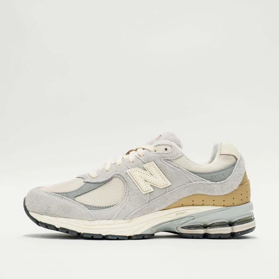 New Balance 2002R Sneakers in Rain Cloud/Angora - Retro Running Shoes for Men & Women